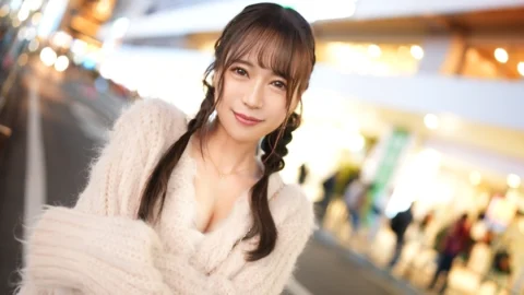 SIRO-5247 The poster girl working at a bar decides to appear in an AV! She says it’s for tuition fees, but she’s actually a sex monster! When I hit my dick against her slender body, her lewd voice echoes through the room! [First shoot] Applying